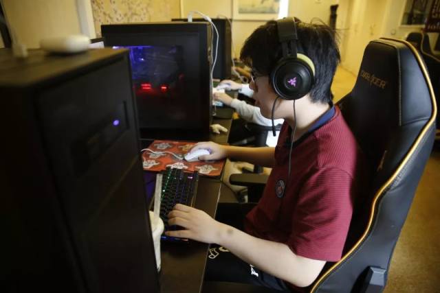 MSI胜败分组赛抽签：BLG首战PSG，TES首战TL，T1首战G2