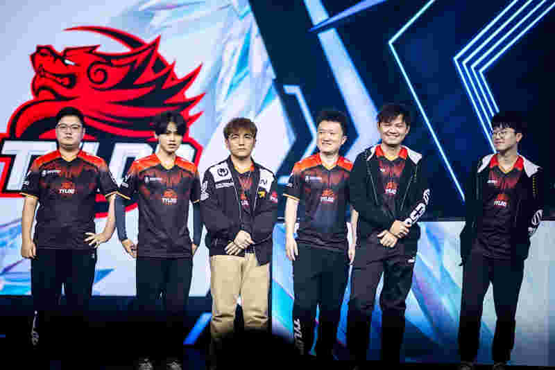 EPL S20 小组赛：有惊无险，小蜜蜂 2-0击败ATOX