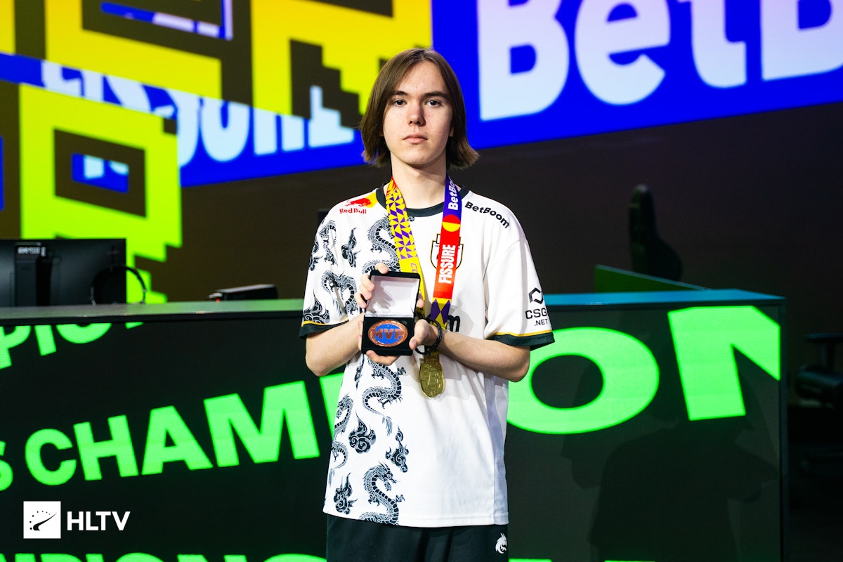 里程碑：Hope达成LPL 1500击杀成就