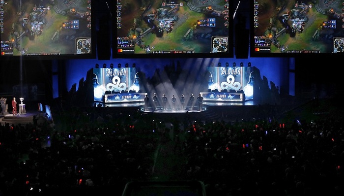 Gambit BO1翻车 V4电竞节首日赛果总结